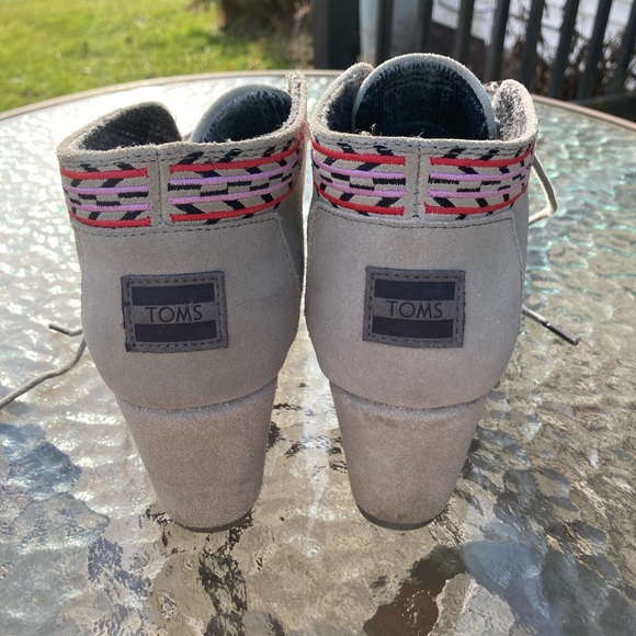 TOMS Wedge Booties - Picture 2 of 4